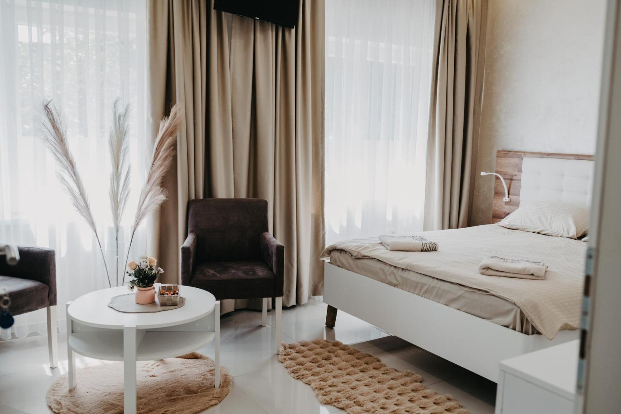 Prenociste Park Bed & Breakfast Modrica Eksteriør bilde