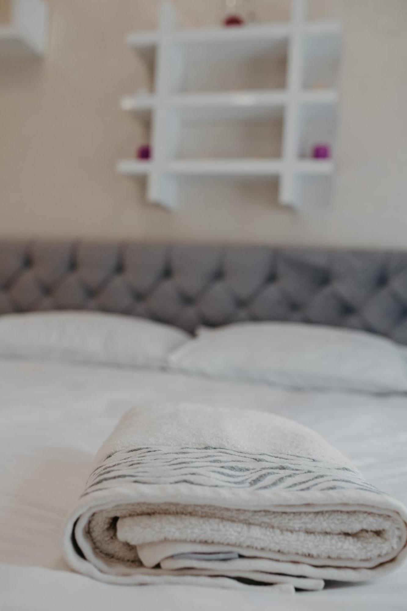 Prenociste Park Bed & Breakfast Modrica Eksteriør bilde