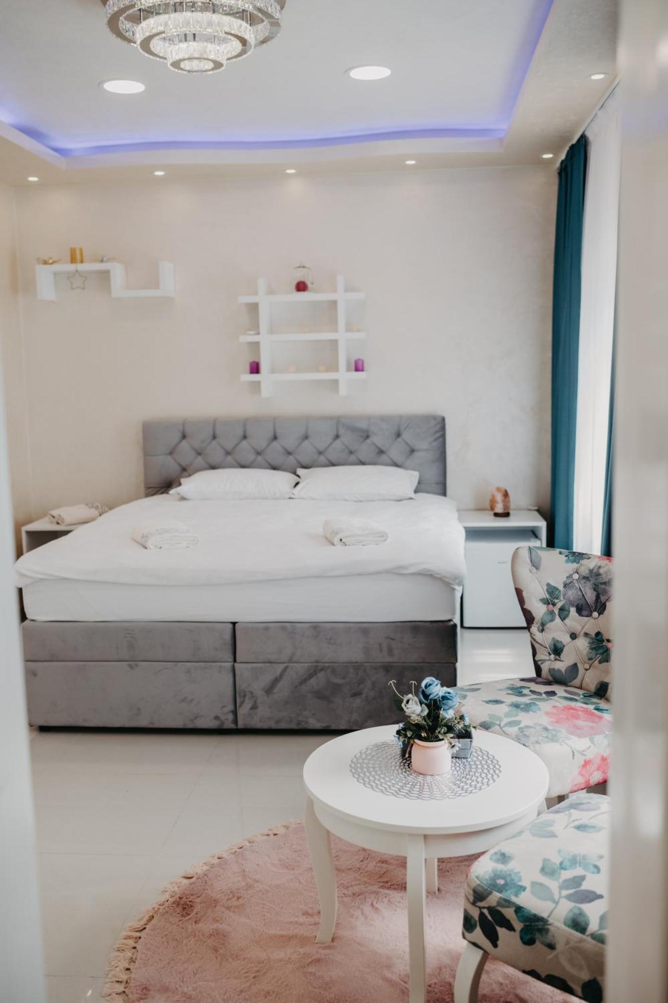 Prenociste Park Bed & Breakfast Modrica Eksteriør bilde