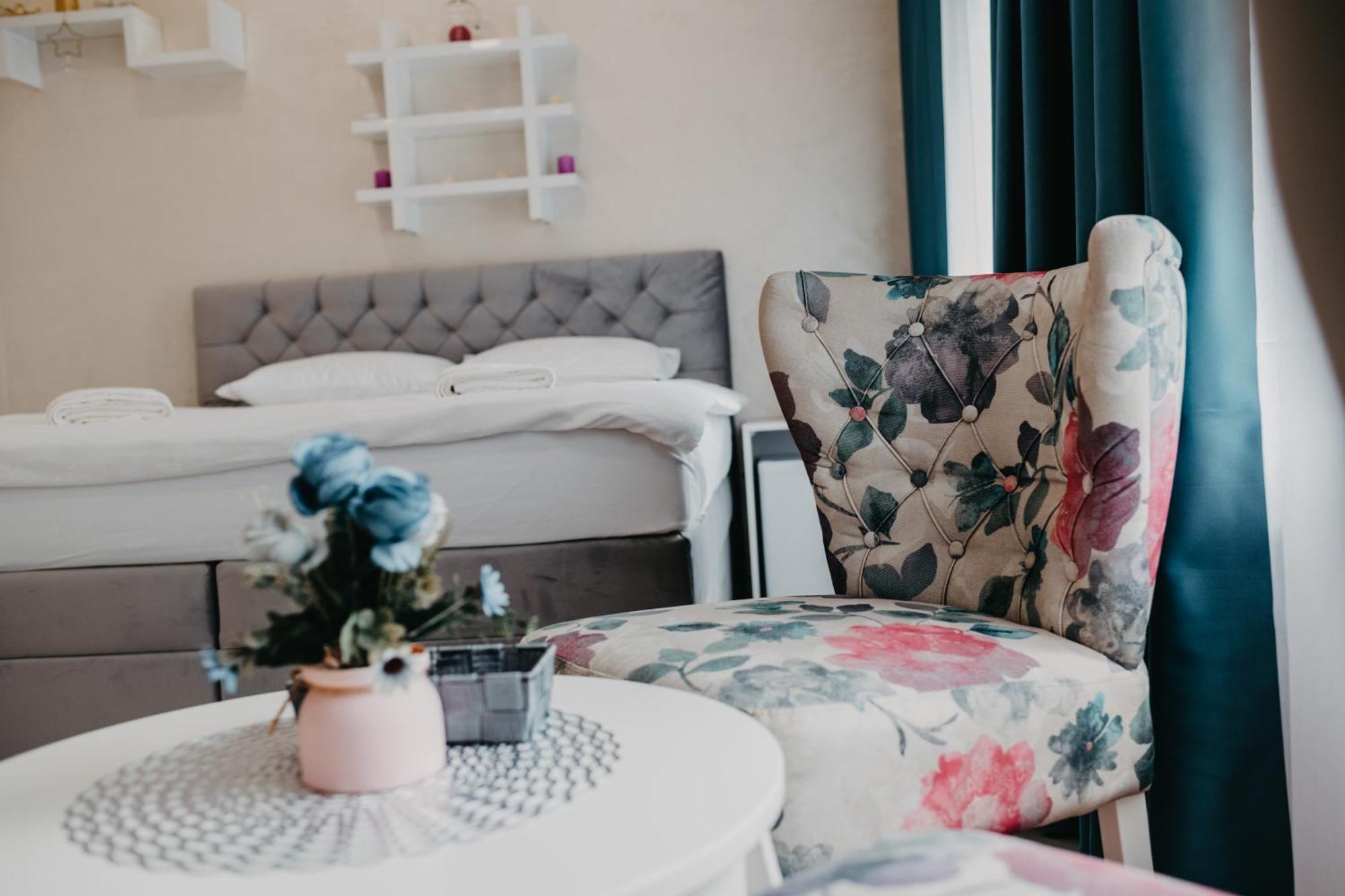 Prenociste Park Bed & Breakfast Modrica Eksteriør bilde