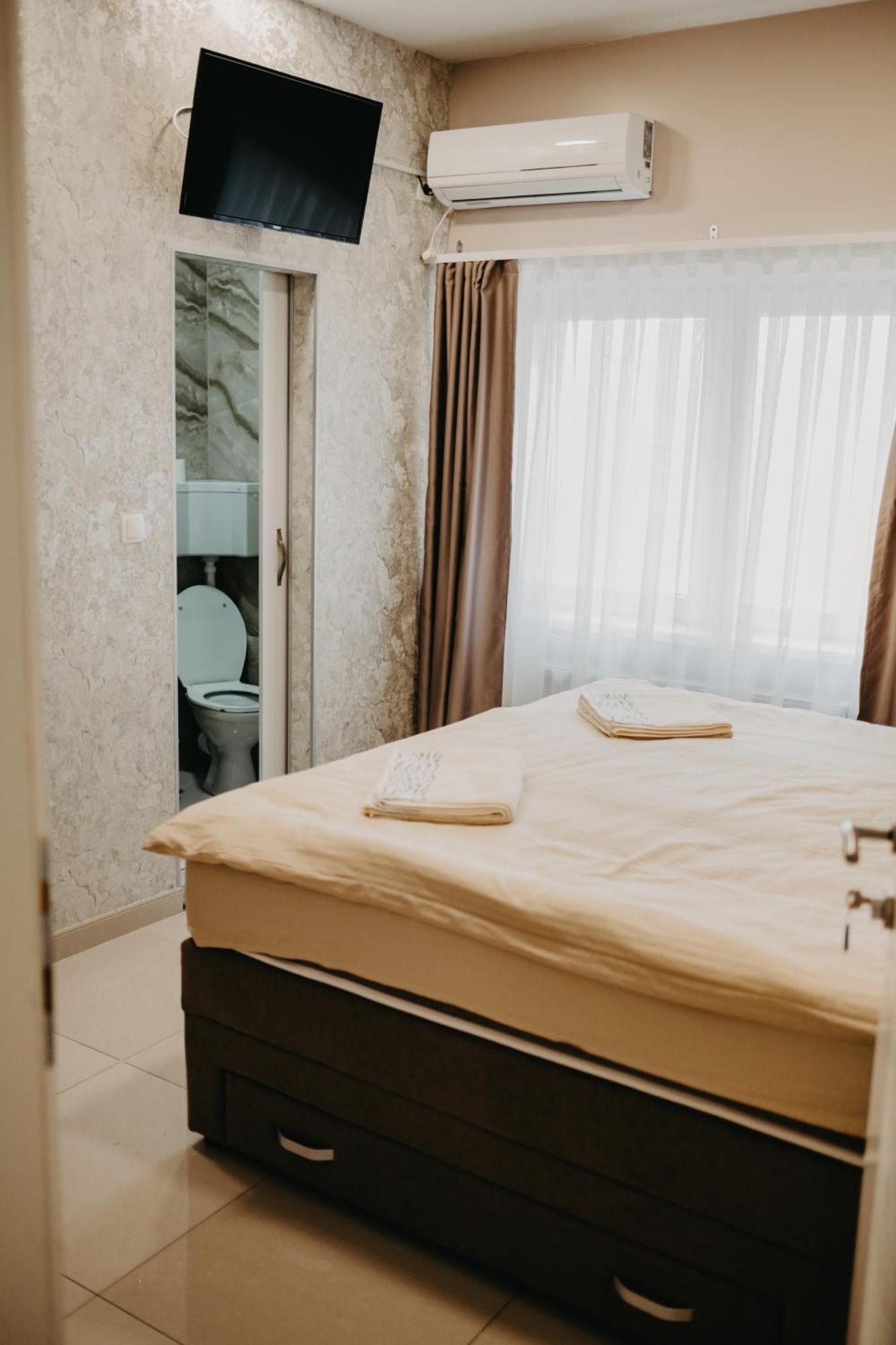 Prenociste Park Bed & Breakfast Modrica Eksteriør bilde