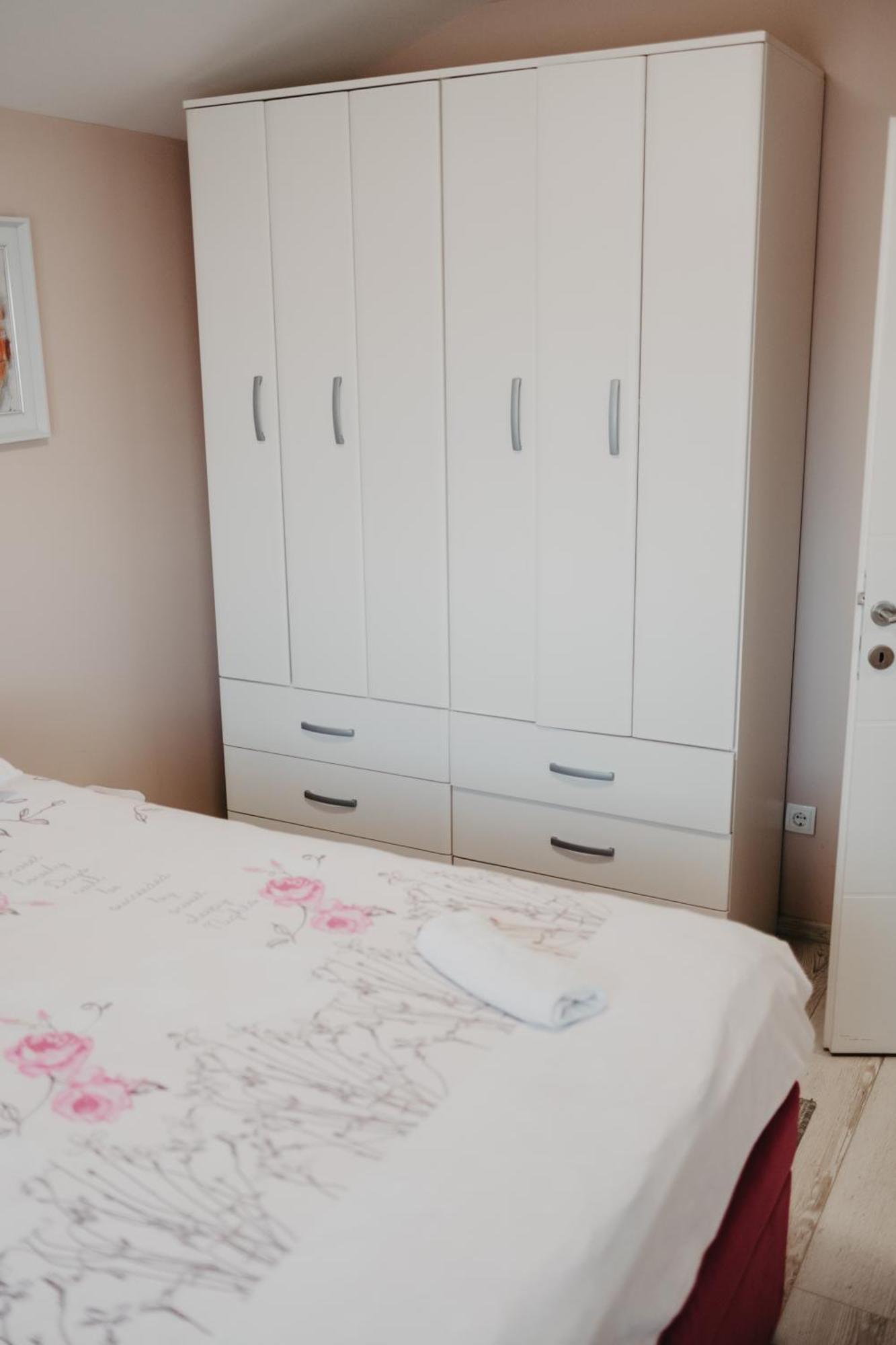 Prenociste Park Bed & Breakfast Modrica Eksteriør bilde