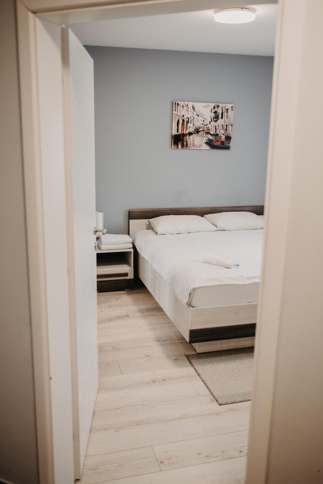 Prenociste Park Bed & Breakfast Modrica Eksteriør bilde
