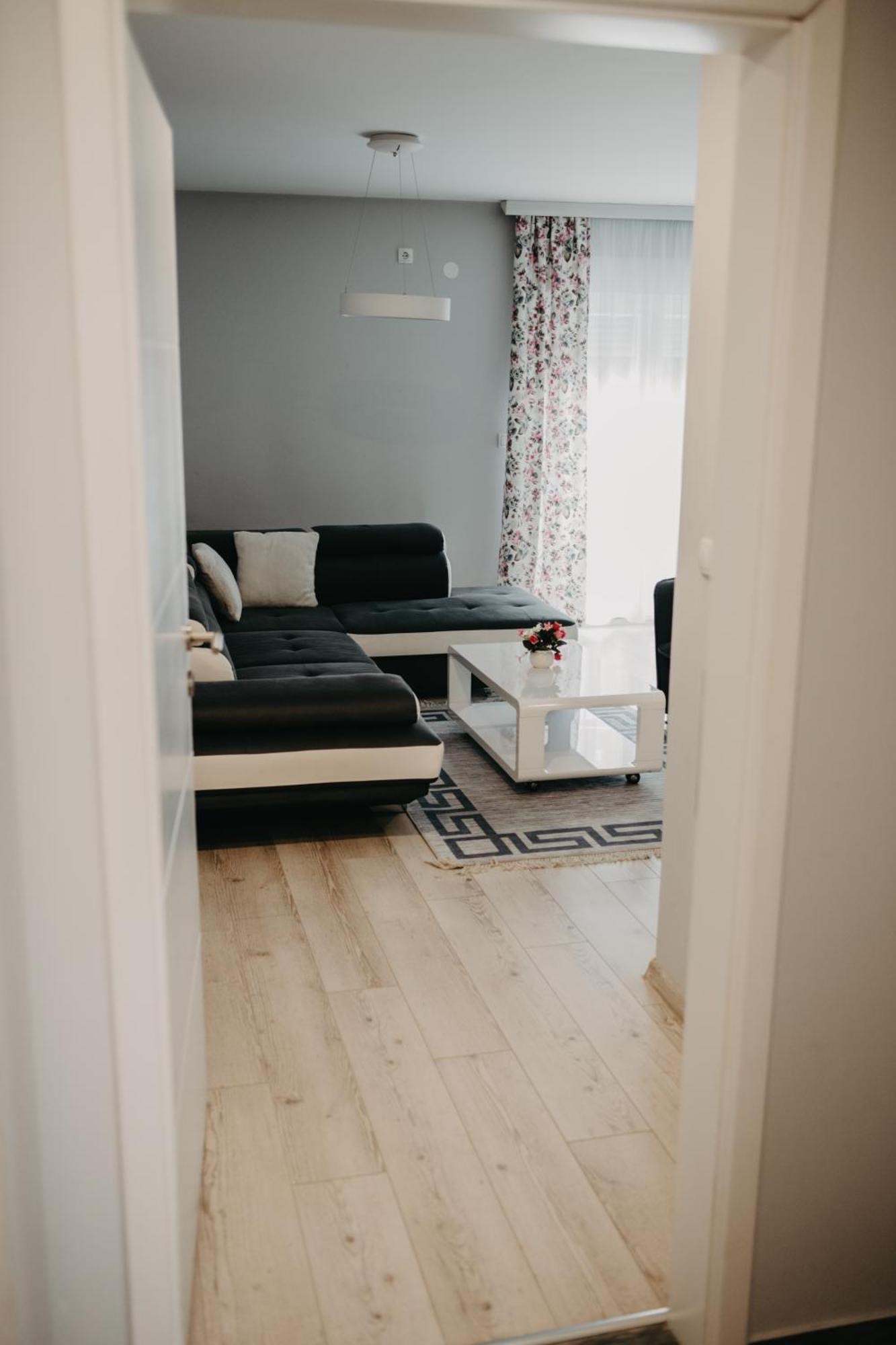 Prenociste Park Bed & Breakfast Modrica Eksteriør bilde