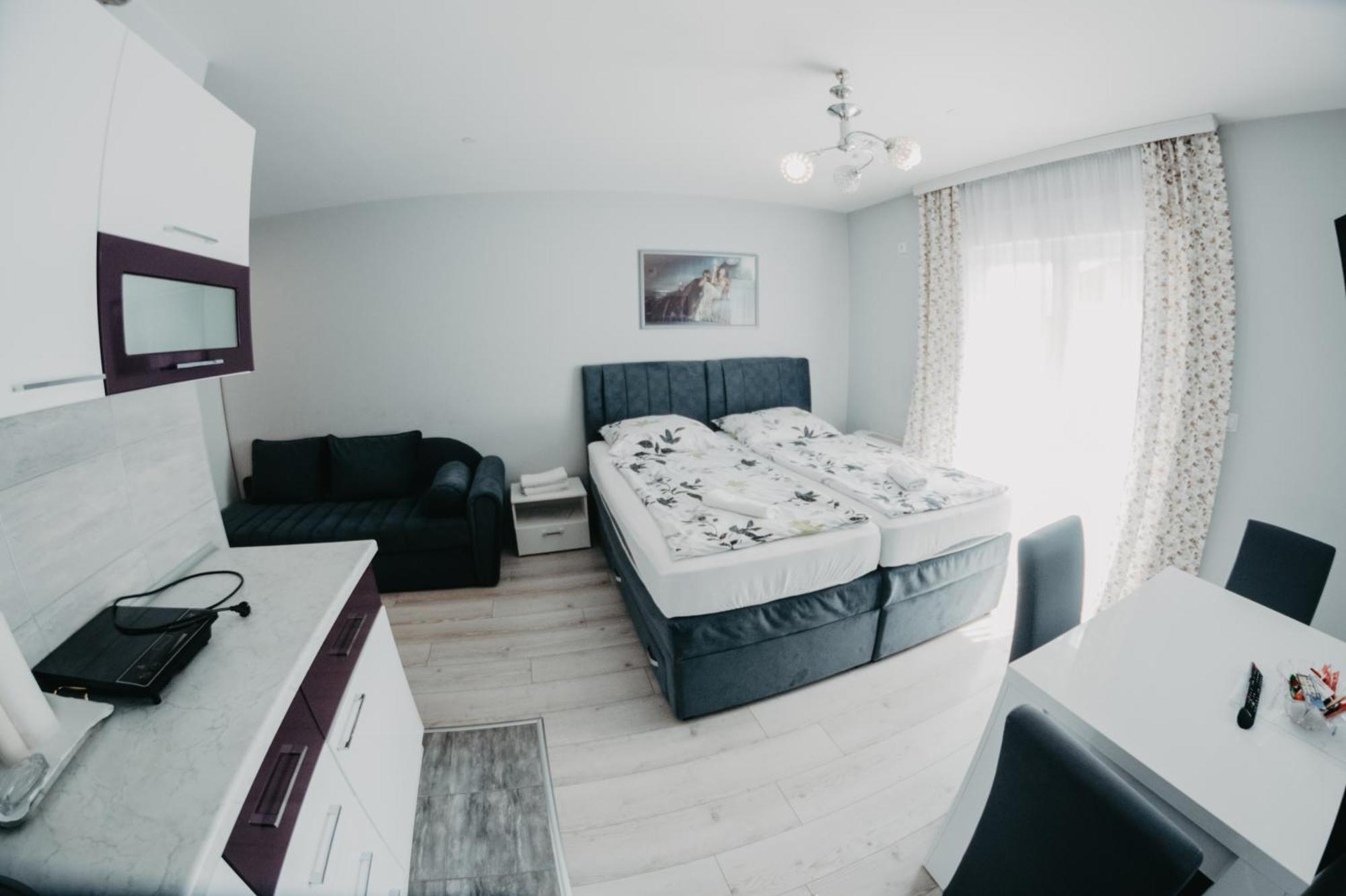 Prenociste Park Bed & Breakfast Modrica Eksteriør bilde