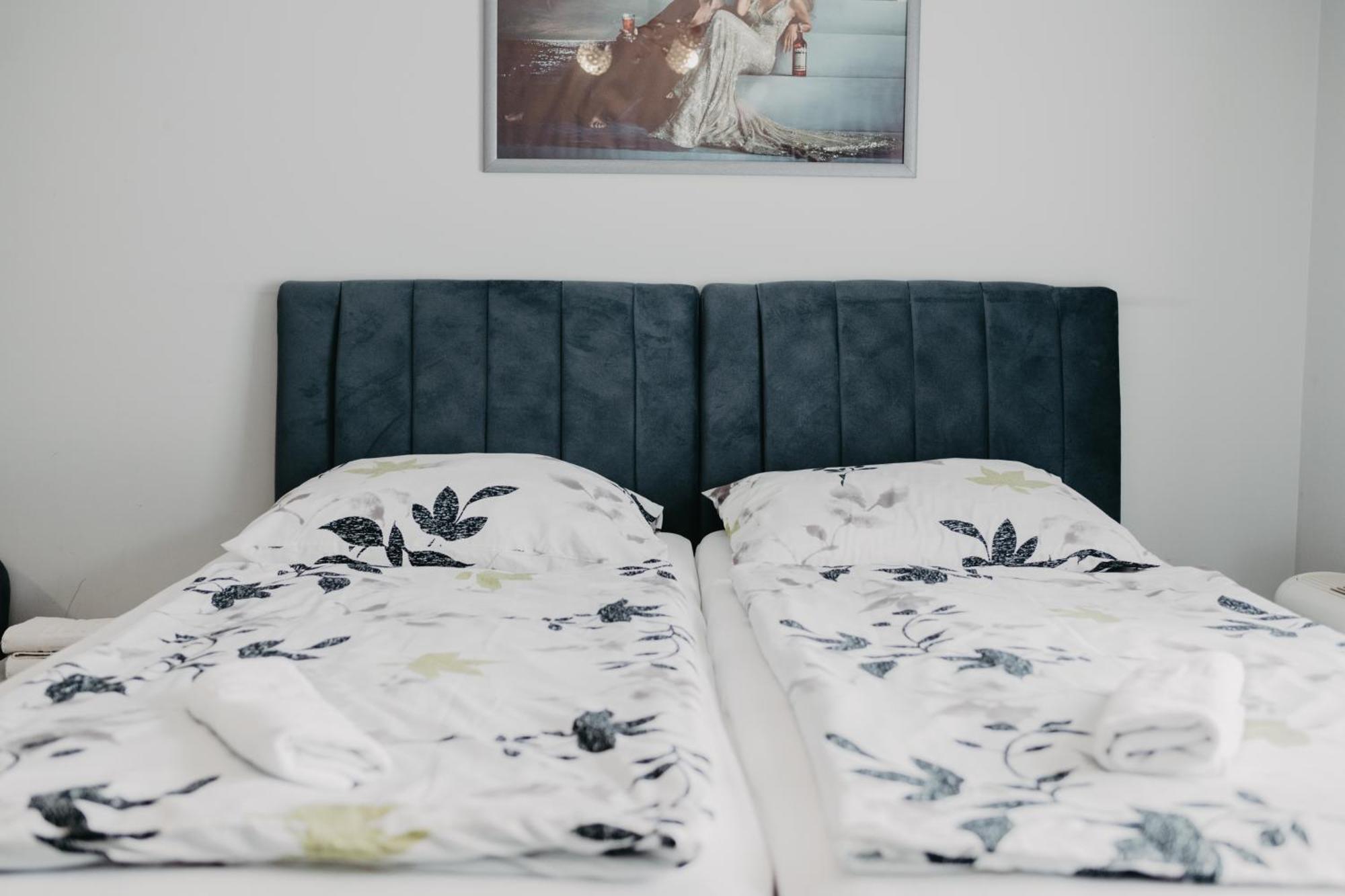 Prenociste Park Bed & Breakfast Modrica Eksteriør bilde