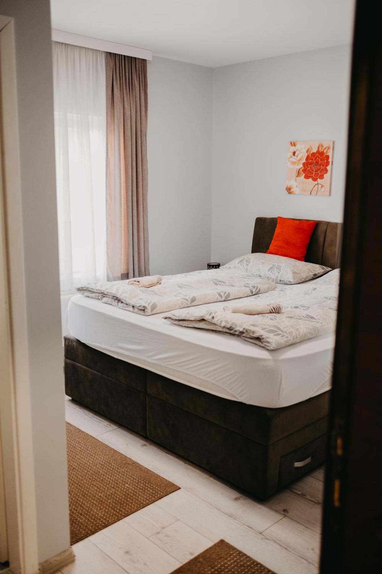 Prenociste Park Bed & Breakfast Modrica Eksteriør bilde
